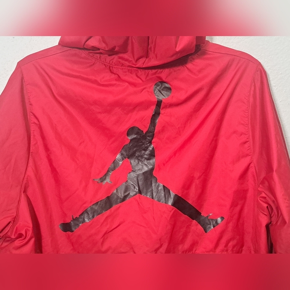 Nike Air Jordan Essentials Woven Men's Jacket in Red and Black, Size M. - Picture 7 of 16